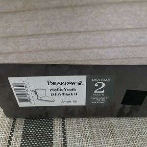 Bear paw kids size 2-only worn 3 times
